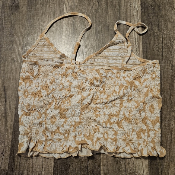 American Eagle cream and Yellow ruffle crop top size medium - Picture 2 of 7